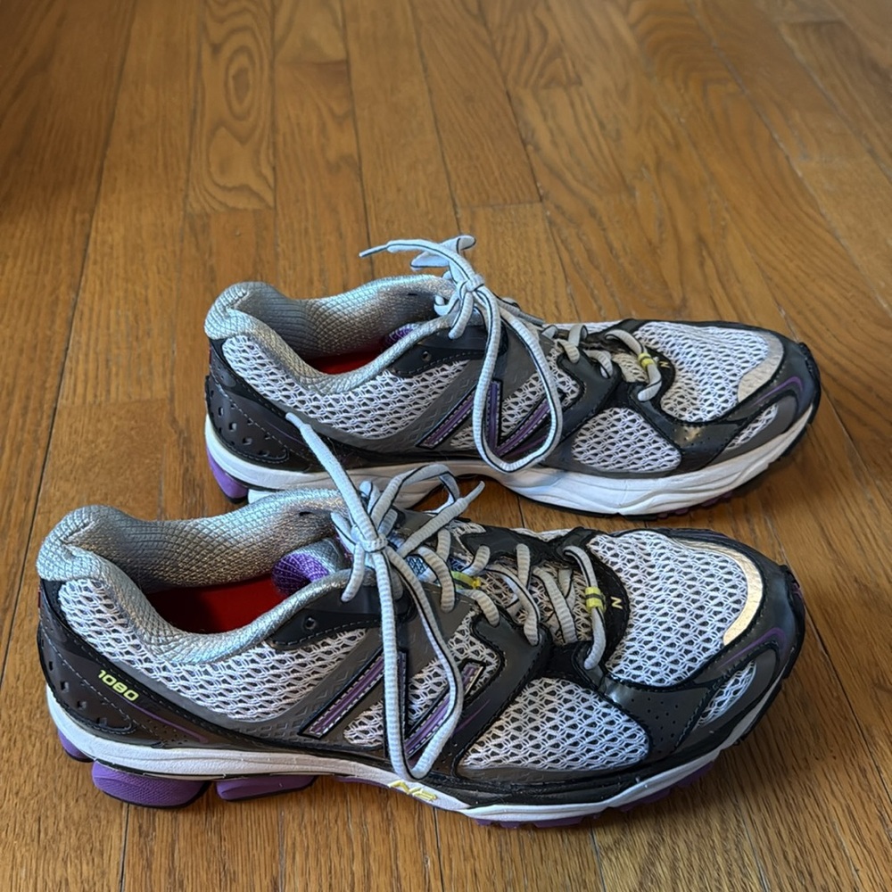 Like New - New Balance 1080 10.5 Narrow